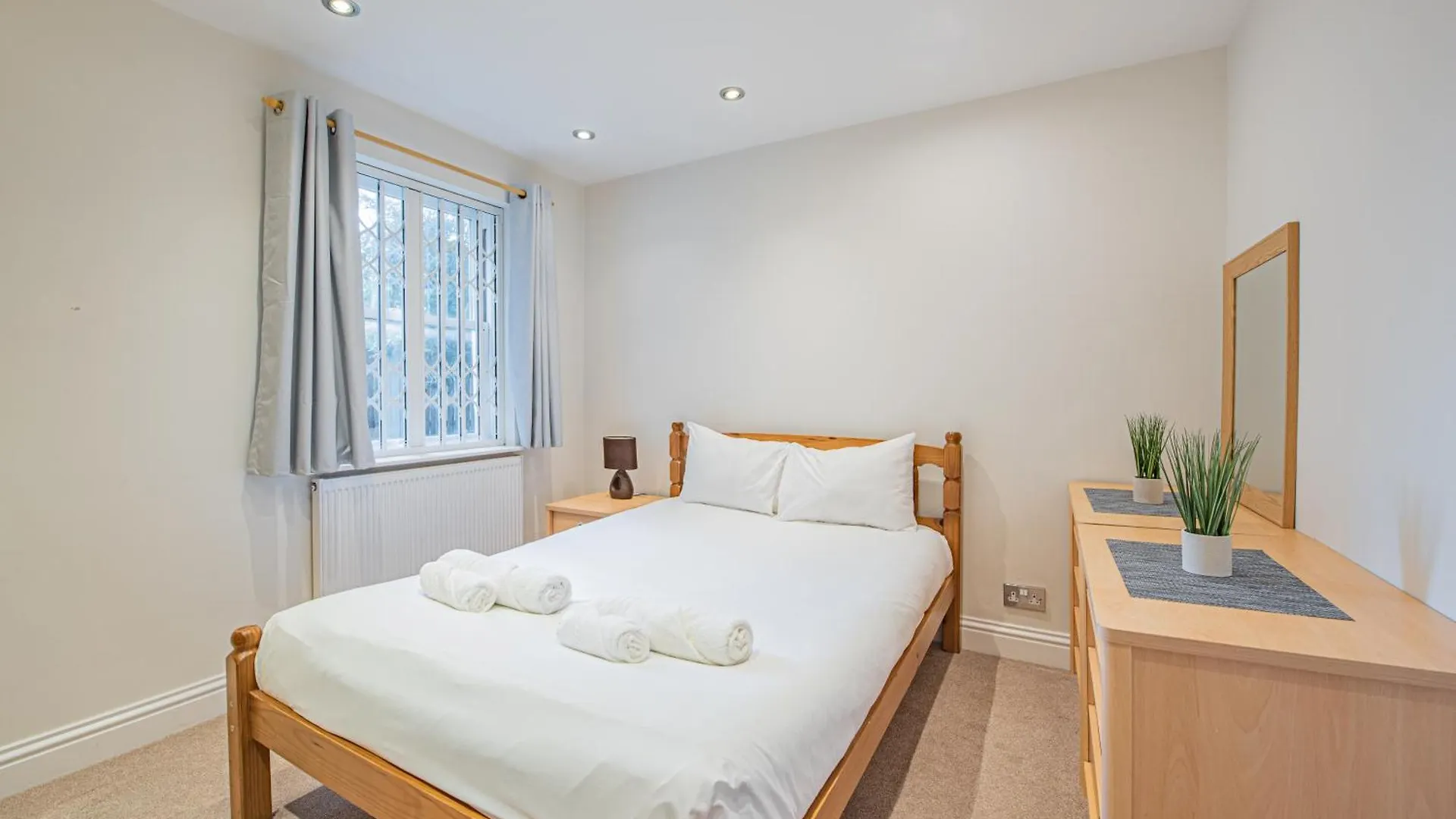 Homely 2 Bedroom Flat Near Tower Bridge London
