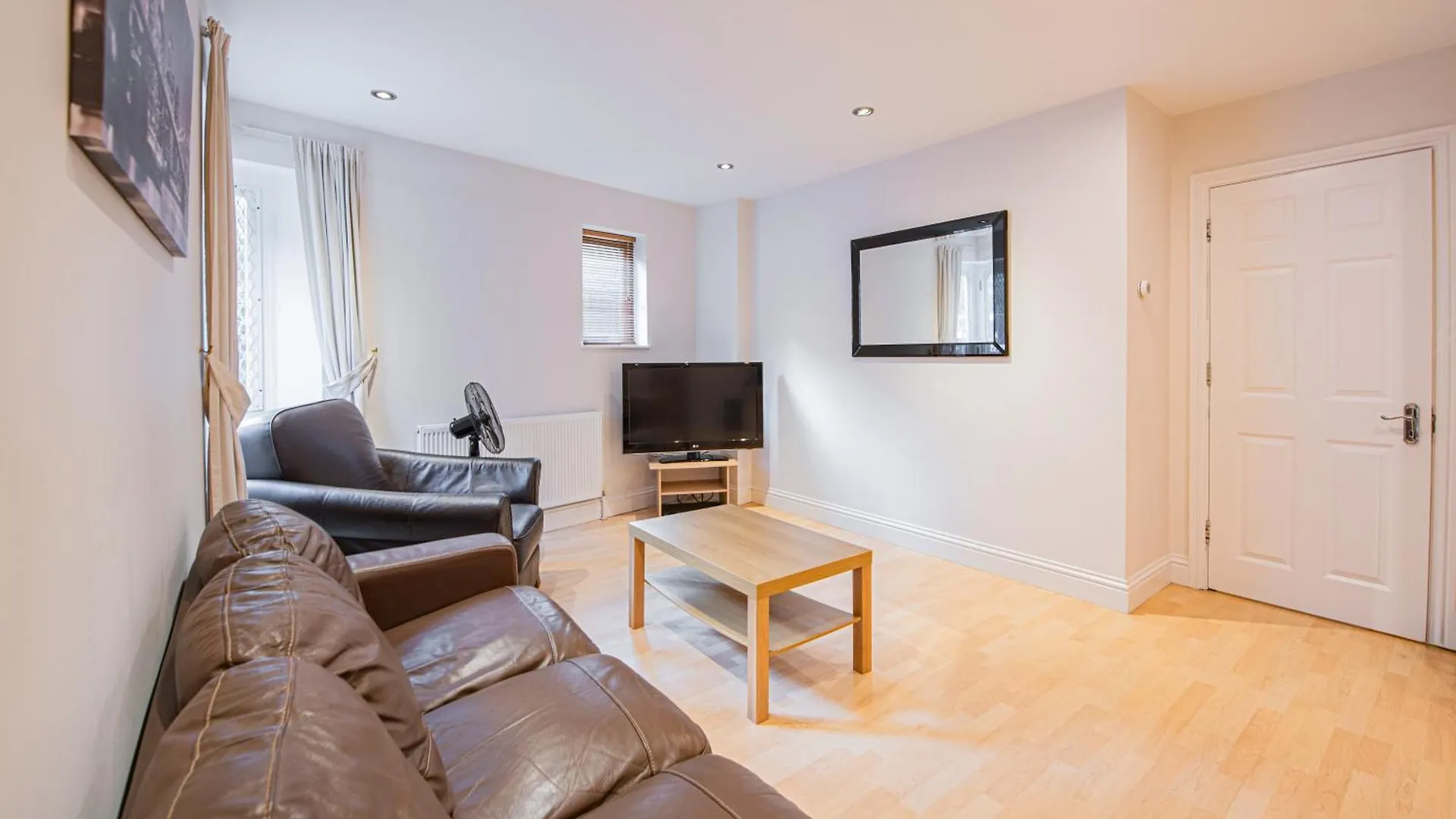 Apartment Homely 2 Bedroom Flat Near Tower Bridge London