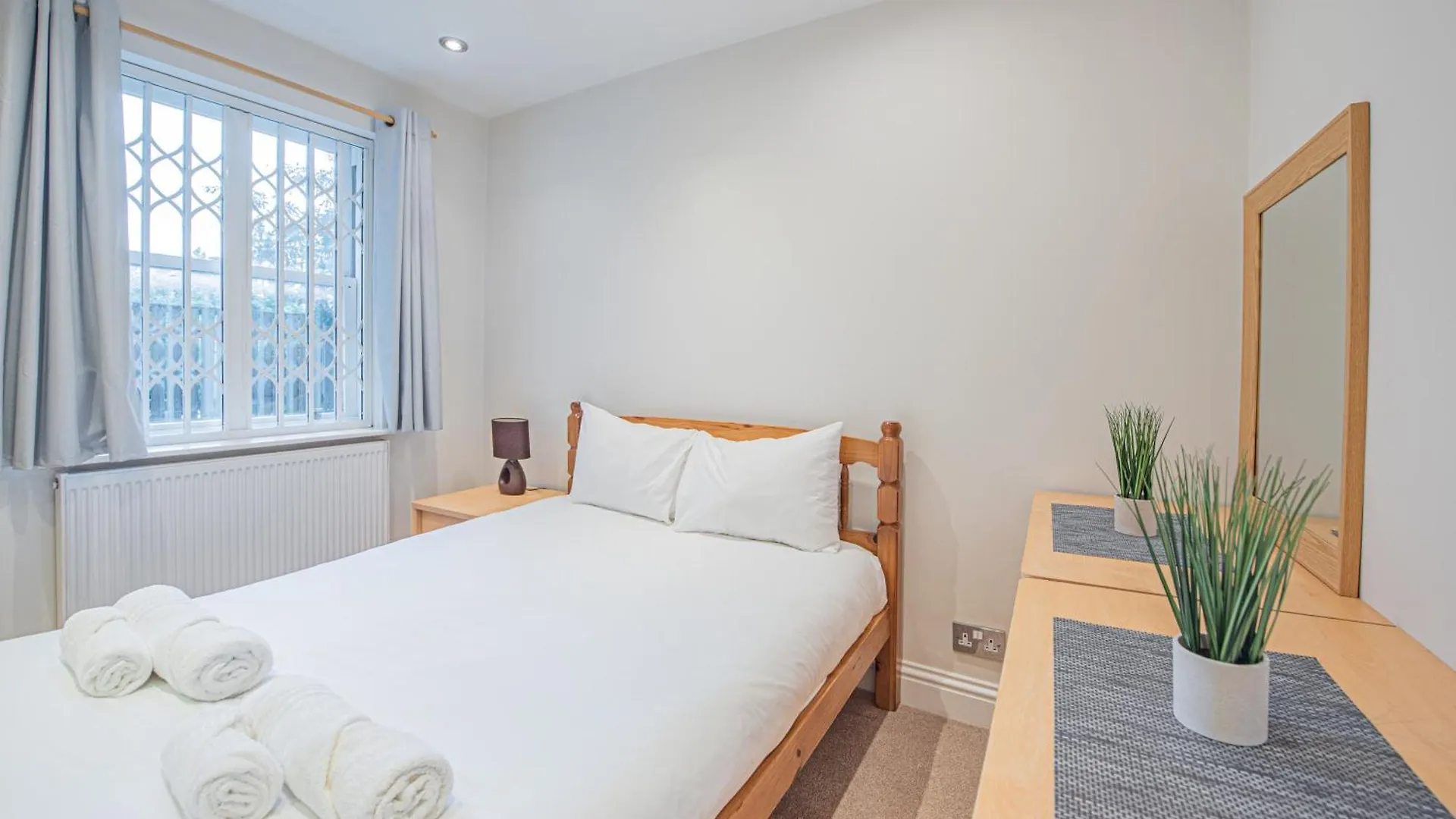 Homely 2 Bedroom Flat Near Tower Bridge London