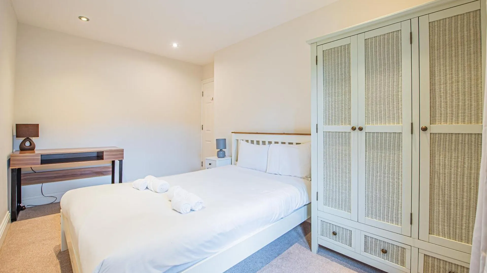 Apartment Homely 2 Bedroom Flat Near Tower Bridge London