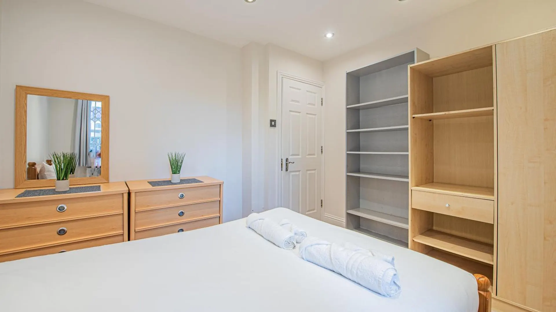 Homely 2 Bedroom Flat Near Tower Bridge London 0*,