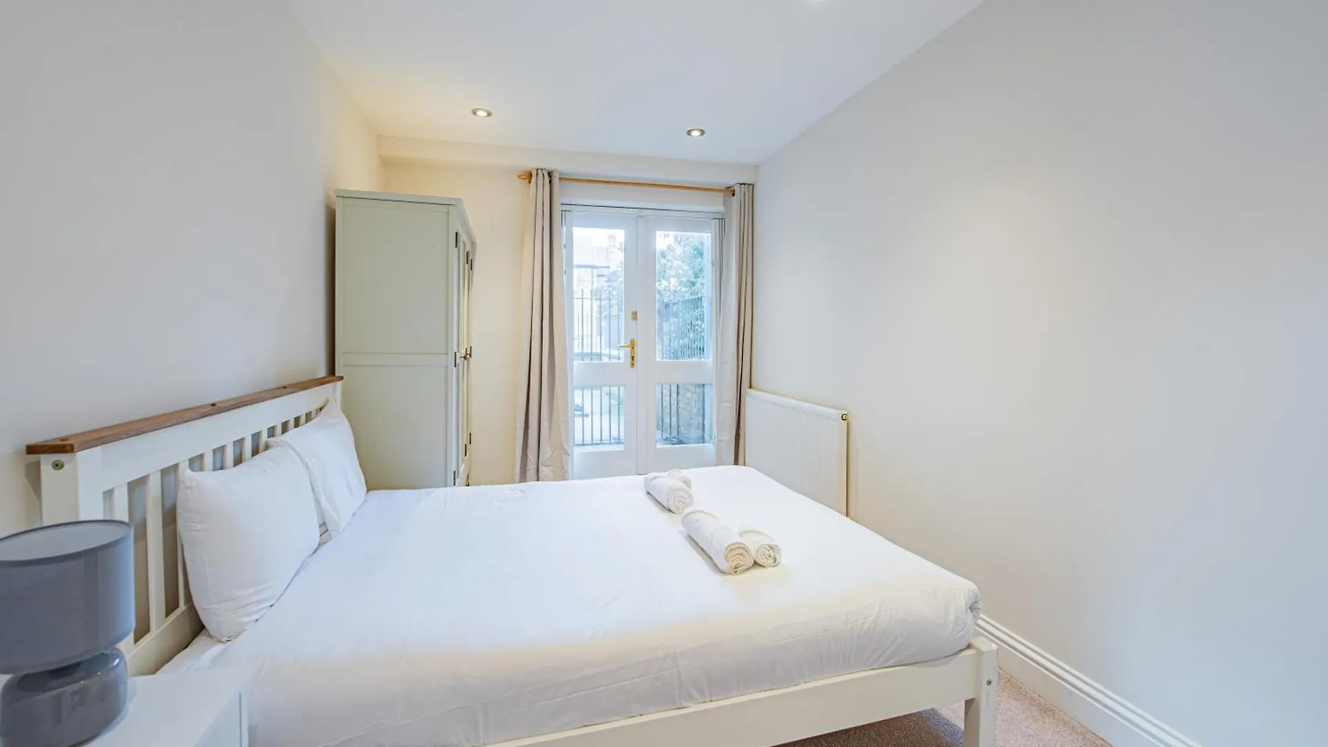 Homely 2 Bedroom Flat Near Tower Bridge London Apartment